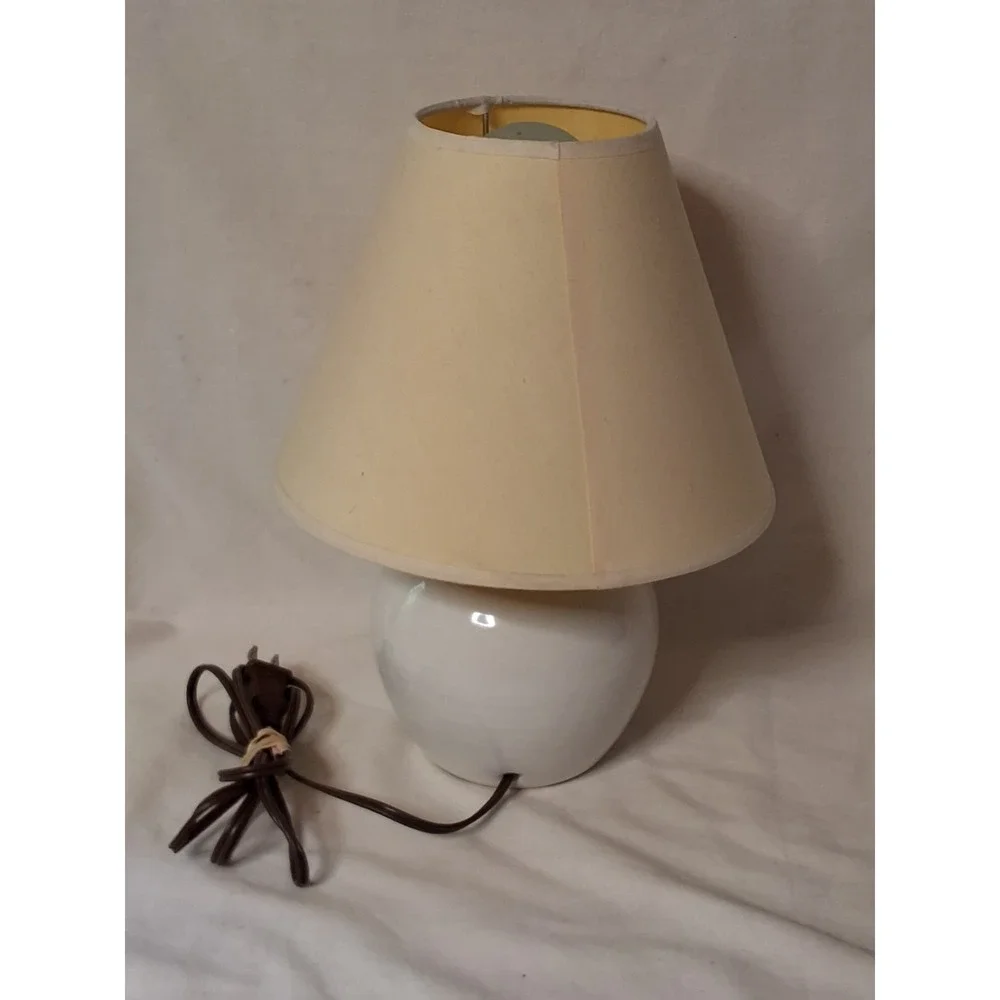 Vintage 80s White Ceramic Ginger Jar Table Lamp 13